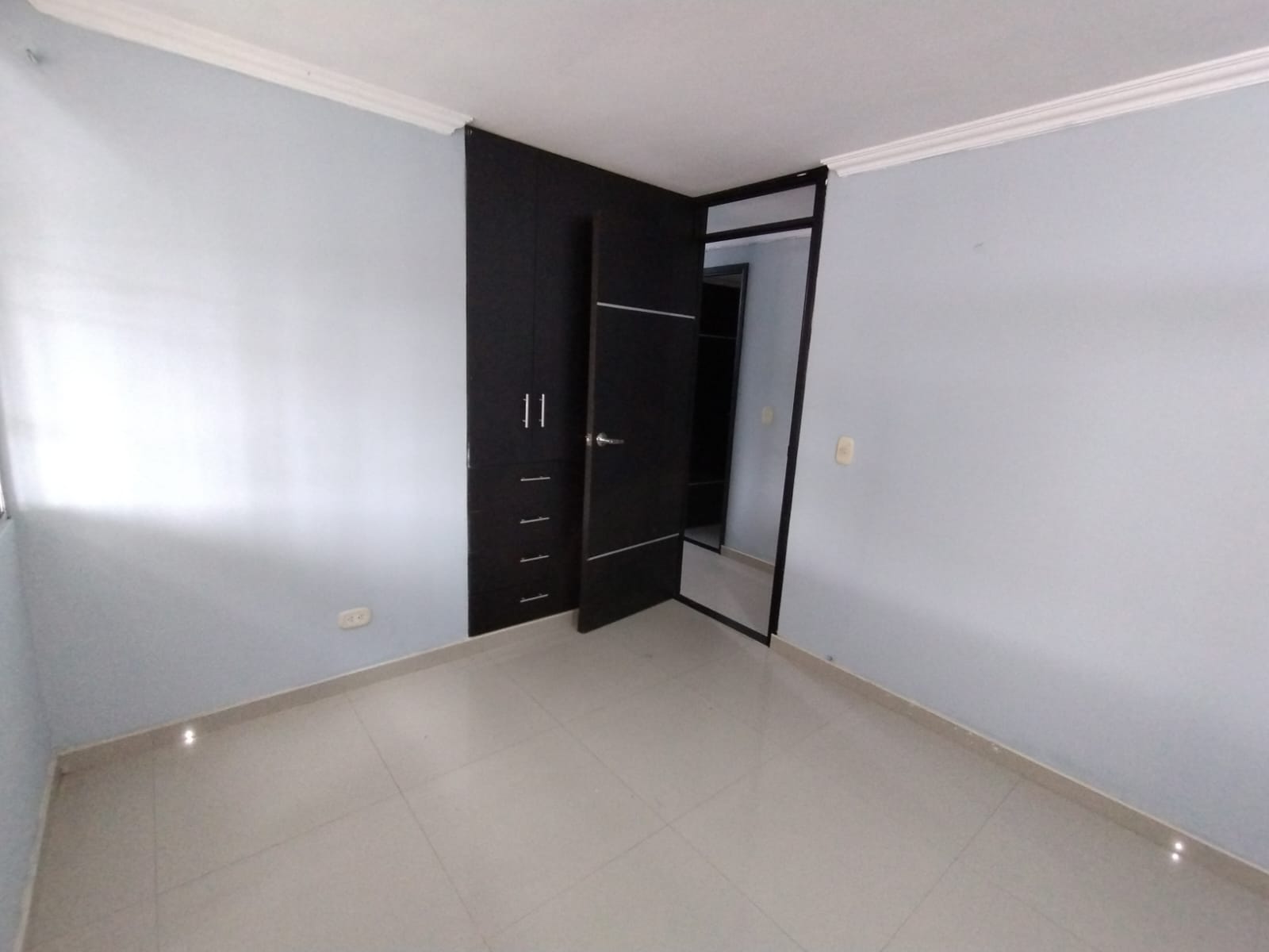 ARRIENDO APARTAMENTO DE TRES HABITACIONES